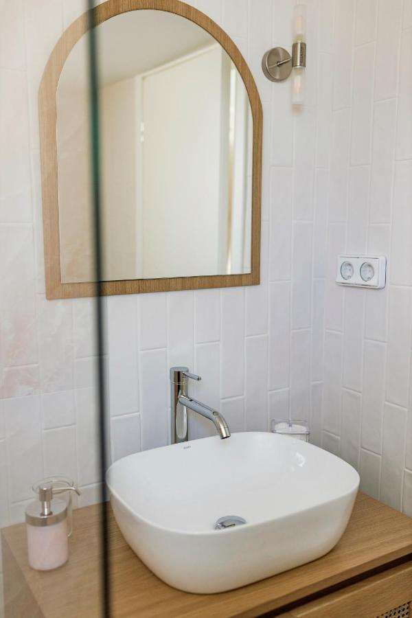 Honeybee Apartment Ateny Zewnętrze zdjęcie